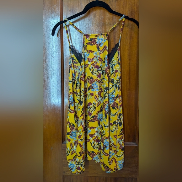 Daytrip Yellow Floral Camisole with Black Lace - Picture 2 of 5